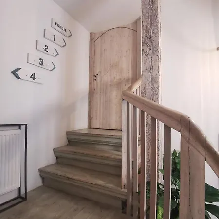 Brat łata Gościnne Nocleg ze śniadaniem *